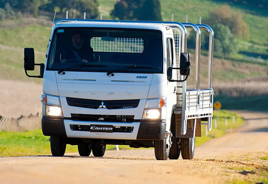 mitsubishi truck wreckers melbourne